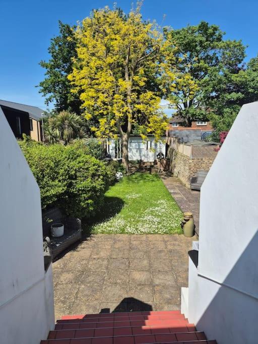 Spacious Seaside Escape In The Heart Of Deal, 4 Mins From The Beach Εξωτερικό φωτογραφία
